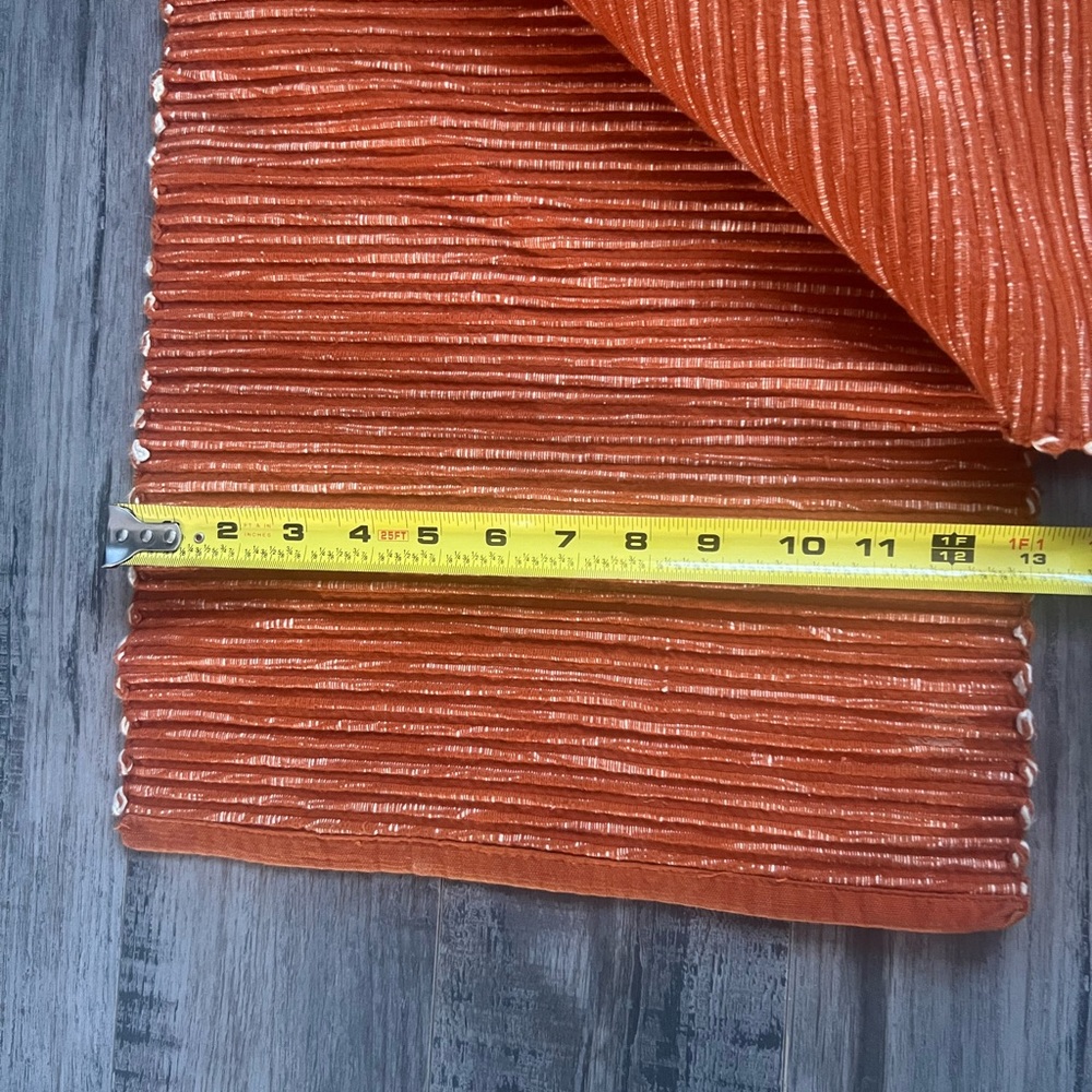 Table Runner - Picture 3 of 4
